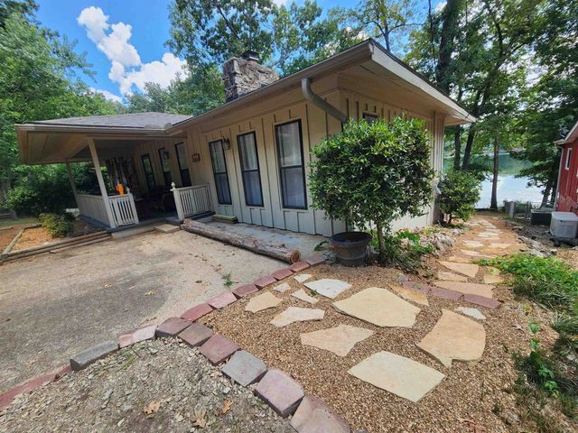 45 W Lakeshore Drive, Cherokee Village, AR 72529