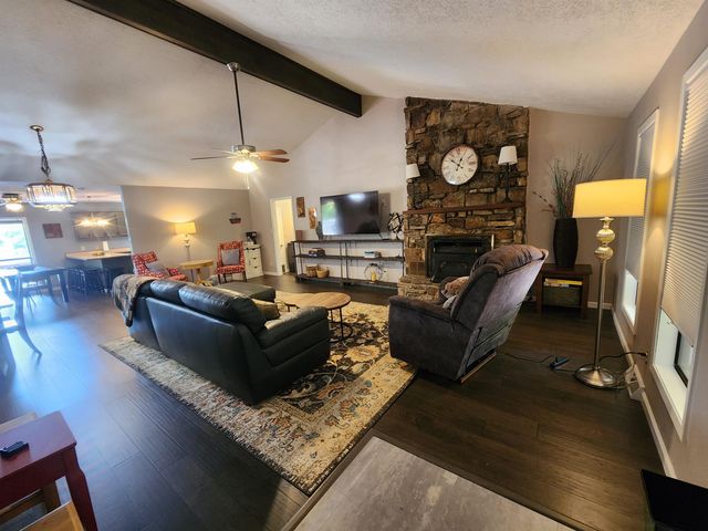 45 W Lakeshore Drive, Cherokee Village, AR 72529