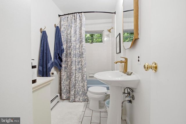 85 WALKER ST, Chadds Ford, PA 19317
