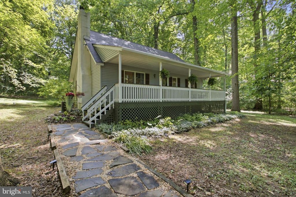 85 WALKER ST, Chadds Ford, PA 19317
