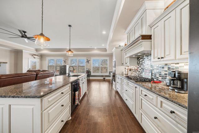 144 West Mountain View Circle, Hot Springs, AR 71913