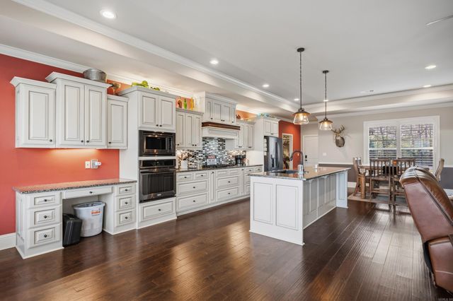 144 West Mountain View Circle, Hot Springs, AR 71913