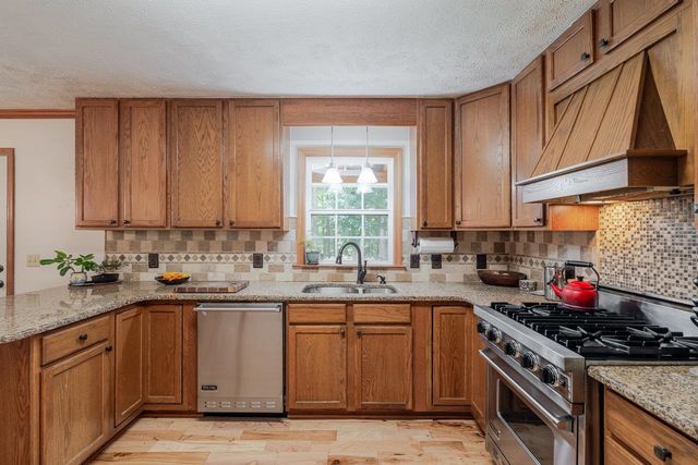 4201 BROWN MOUNTAIN LN, Elkton, VA 22827