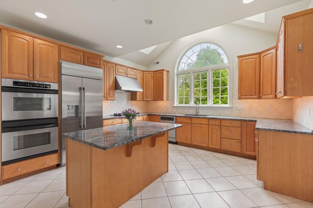 2205 JEFFERSON LN, Huntingdon Valley, PA 19006