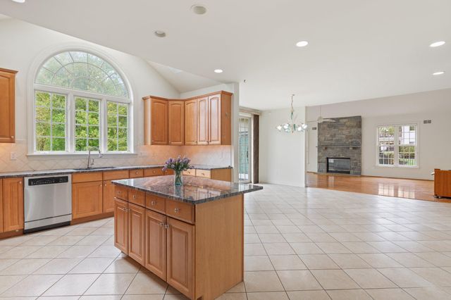 2205 JEFFERSON LN, Huntingdon Valley, PA 19006