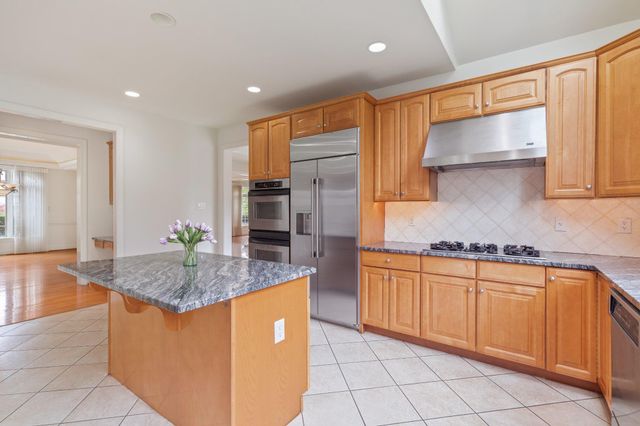 2205 JEFFERSON LN, Huntingdon Valley, PA 19006