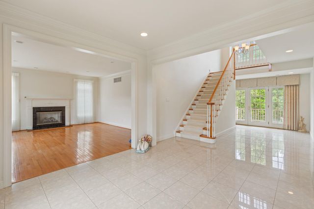 2205 JEFFERSON LN, Huntingdon Valley, PA 19006