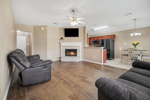 102 Blue Skies Court, La Marque, TX 77568