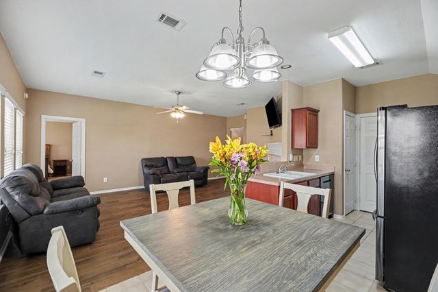 102 Blue Skies Court, La Marque, TX 77568