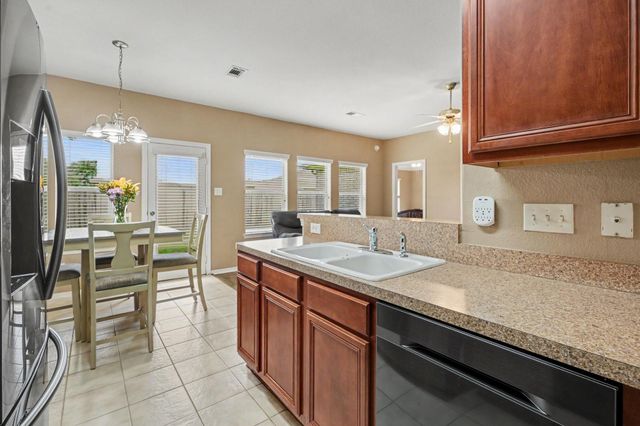 102 Blue Skies Court, La Marque, TX 77568