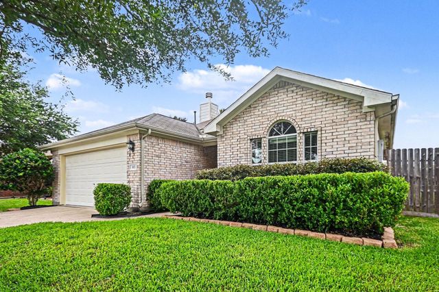 102 Blue Skies Court, La Marque, TX 77568