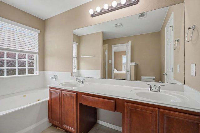 102 Blue Skies Court, La Marque, TX 77568