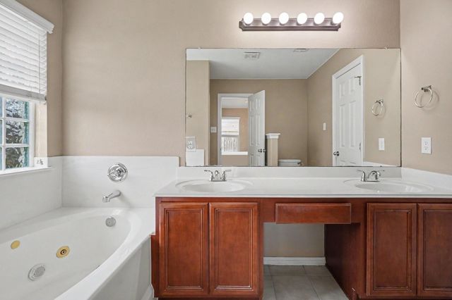 102 Blue Skies Court, La Marque, TX 77568