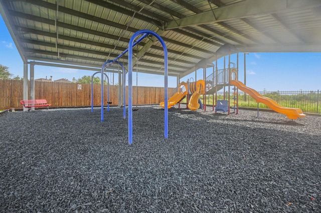 102 Blue Skies Court, La Marque, TX 77568