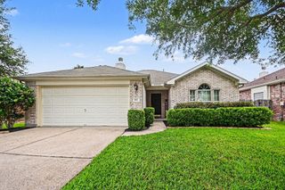 102 Blue Skies Court, La Marque, TX 77568