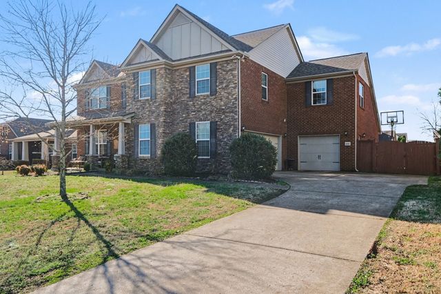 1006 Abberley Cir, Hendersonville, TN 37075