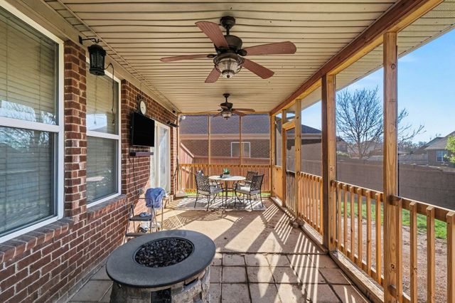 1006 Abberley Cir, Hendersonville, TN 37075