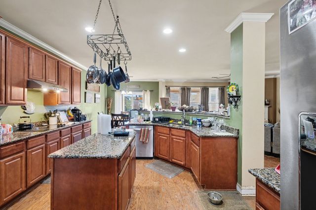 1006 Abberley Cir, Hendersonville, TN 37075