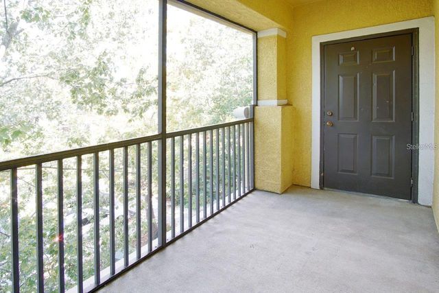 10019 COURTNEY PALMS BOULEVARD 302, Tampa, FL 33619