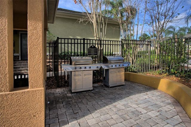 10019 COURTNEY PALMS BOULEVARD 302, Tampa, FL 33619