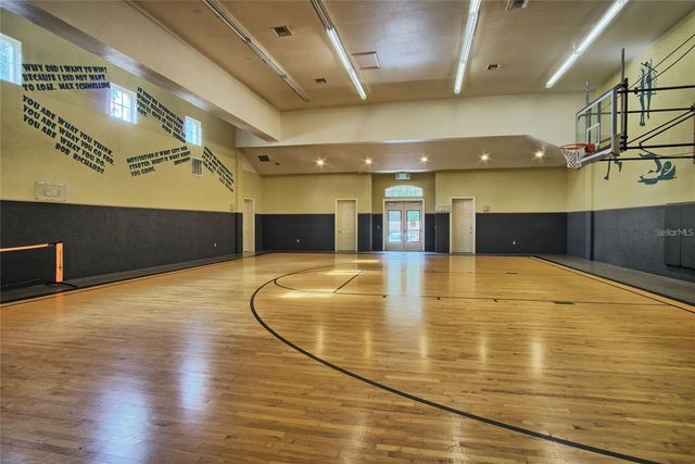 10019 COURTNEY PALMS BOULEVARD 302, Tampa, FL 33619
