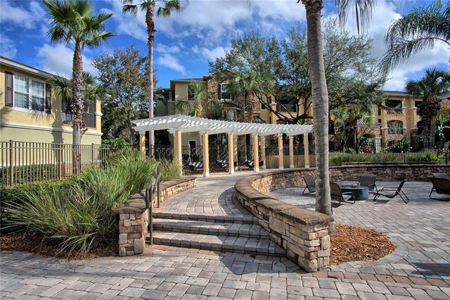 10019 COURTNEY PALMS BOULEVARD 302, Tampa, FL 33619