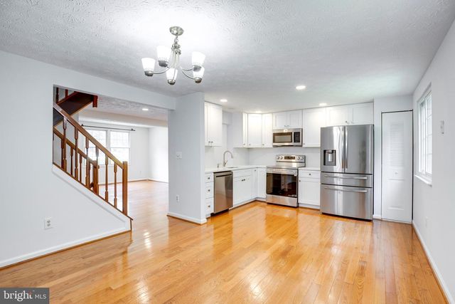 1604 BARNSTEAD DR, Reston, VA 20194