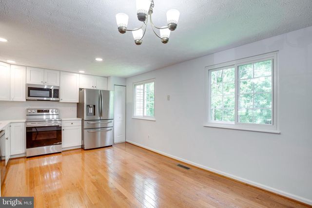1604 BARNSTEAD DR, Reston, VA 20194
