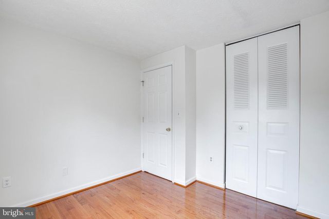 1604 BARNSTEAD DR, Reston, VA 20194