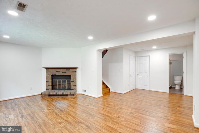 1604 BARNSTEAD DR, Reston, VA 20194
