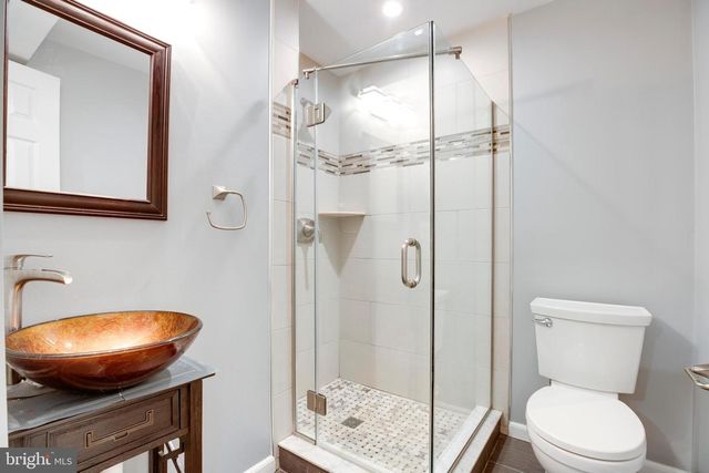 1604 BARNSTEAD DR, Reston, VA 20194