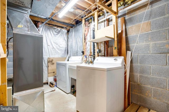 1604 BARNSTEAD DR, Reston, VA 20194