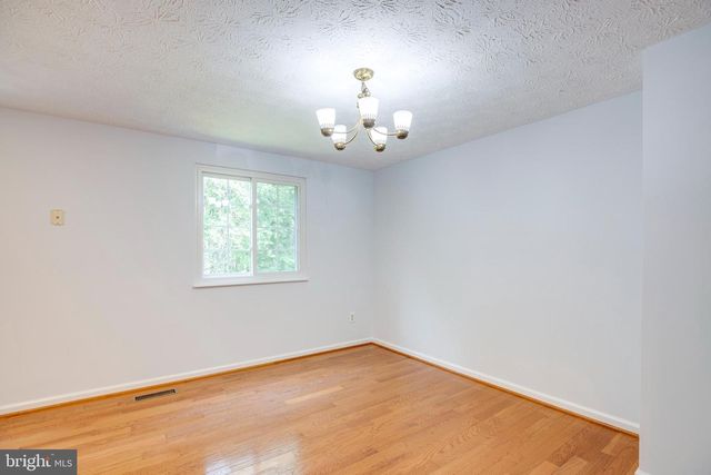 1604 BARNSTEAD DR, Reston, VA 20194
