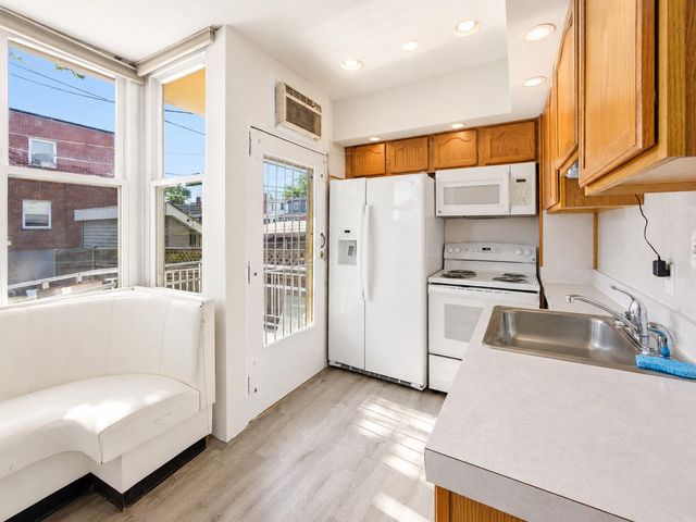 121 33RD ST NE, Washington, DC 20019