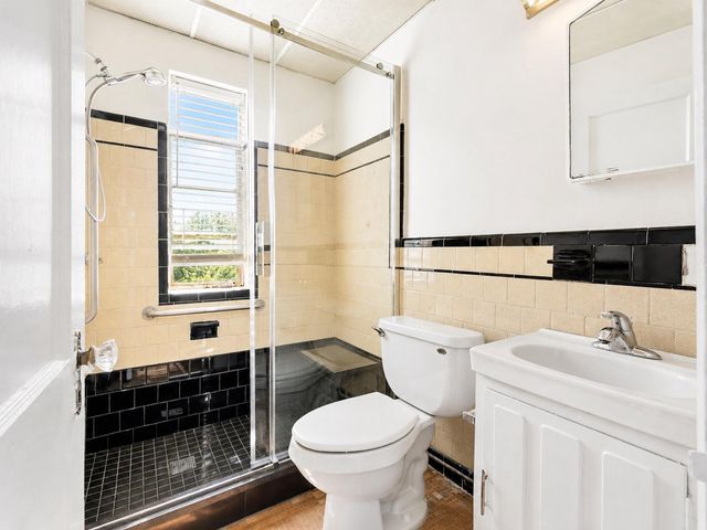 121 33RD ST NE, Washington, DC 20019