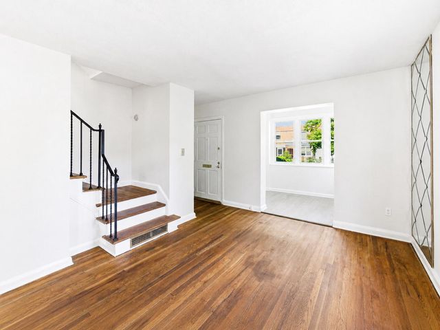 121 33RD ST NE, Washington, DC 20019