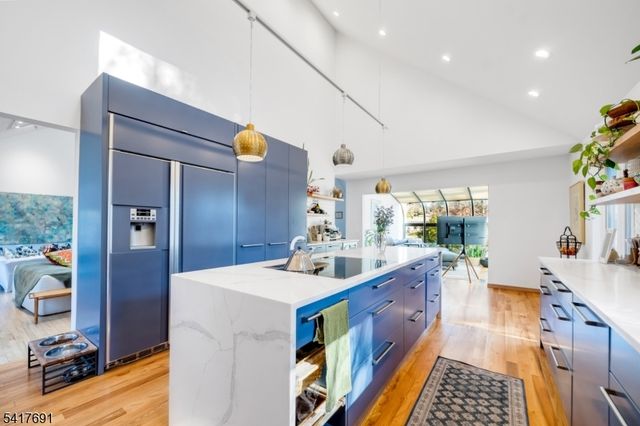 17 Brentwood Dr, North Caldwell Boro, NJ 07006