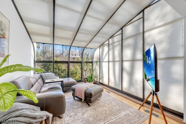 17 Brentwood Dr, North Caldwell Boro, NJ 07006