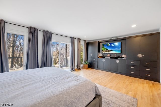 17 Brentwood Dr, North Caldwell Boro, NJ 07006