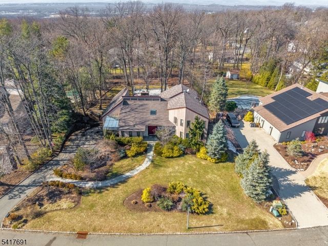 17 Brentwood Dr, North Caldwell Boro, NJ 07006