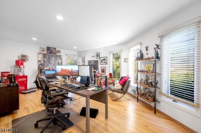 17 Brentwood Dr, North Caldwell Boro, NJ 07006