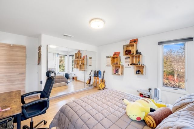 17 Brentwood Dr, North Caldwell Boro, NJ 07006