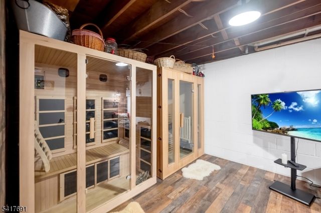 17 Brentwood Dr, North Caldwell Boro, NJ 07006