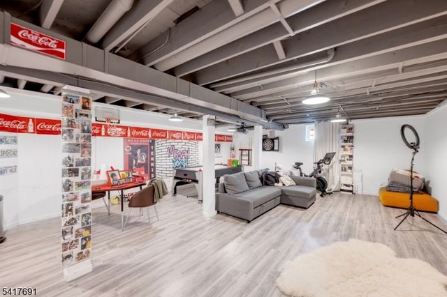 17 Brentwood Dr, North Caldwell Boro, NJ 07006