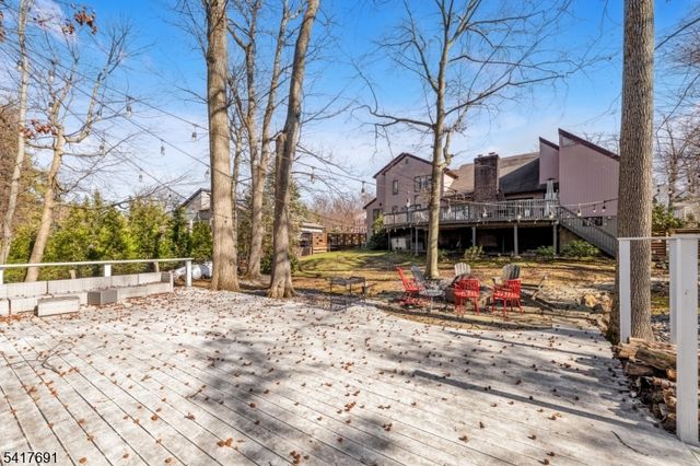 17 Brentwood Dr, North Caldwell Boro, NJ 07006