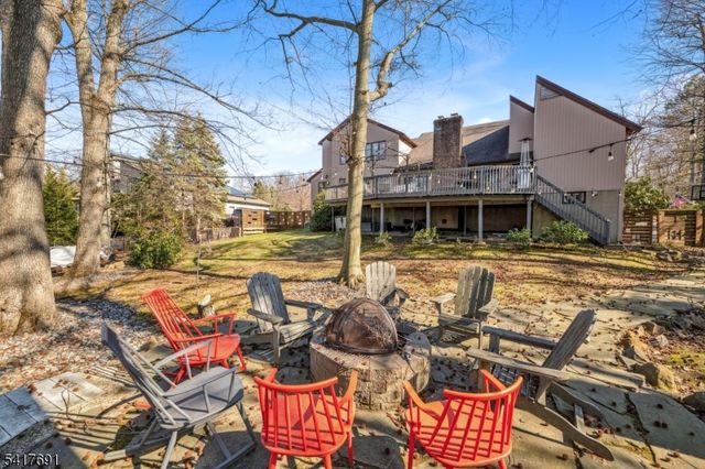 17 Brentwood Dr, North Caldwell Boro, NJ 07006