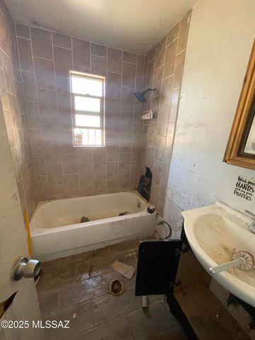 5201 S Champion Stravenue, Tucson, AZ 85706