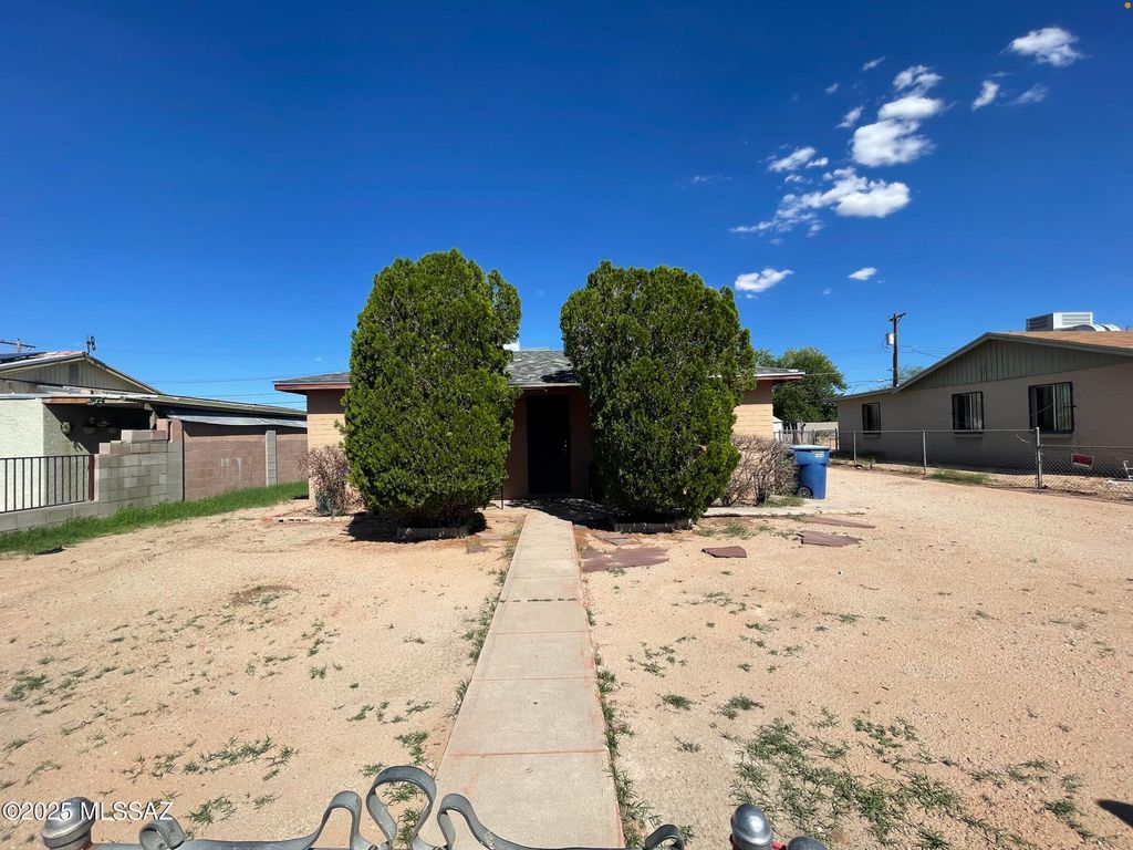 5201 S Champion Stravenue, Tucson, AZ 85706
