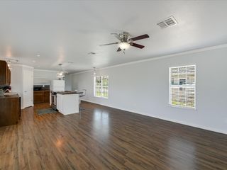 155 Travis LN, Spicewood, TX 78669