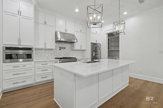 869 Inlet Circle, Gulf Shores, AL 36542